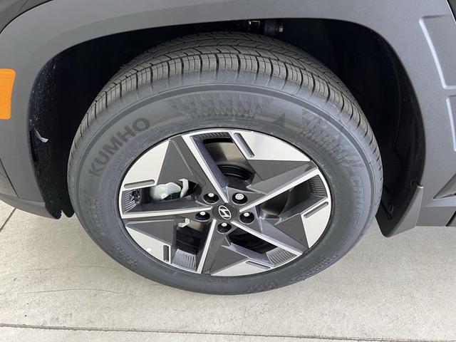 Photo of 2025 Phantom Black Hyundai TUCSON
