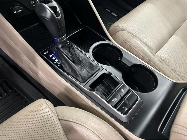 Photo of 2016 Dazzling White Hyundai TUCSON