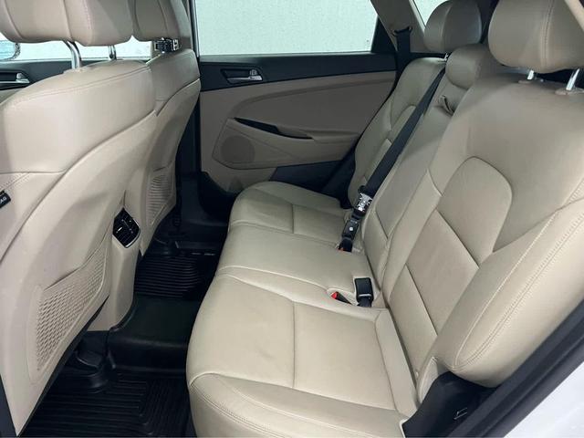 Photo of 2016 Dazzling White Hyundai TUCSON