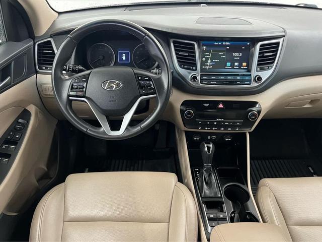 Photo of 2016 Dazzling White Hyundai TUCSON