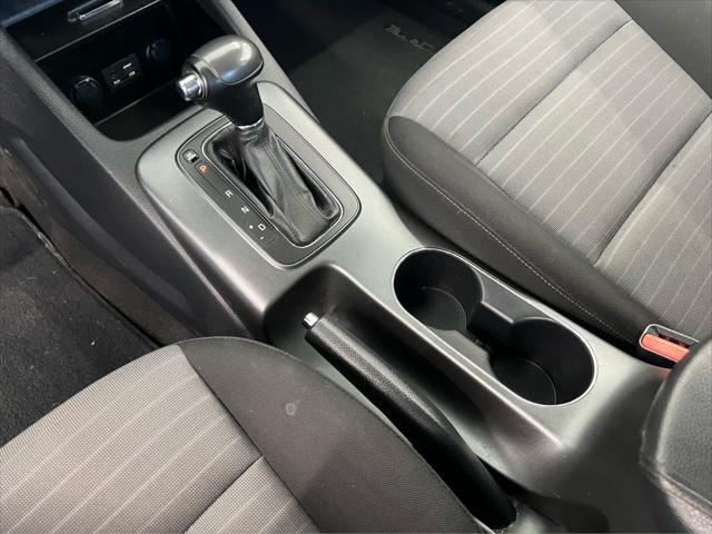 Photo of 2015 Silky Silver Kia Forte