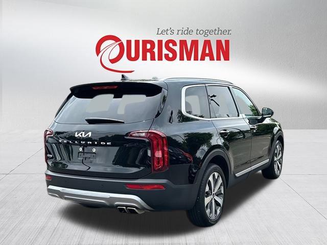 Photo of 2022 Ebony Black Kia Telluride