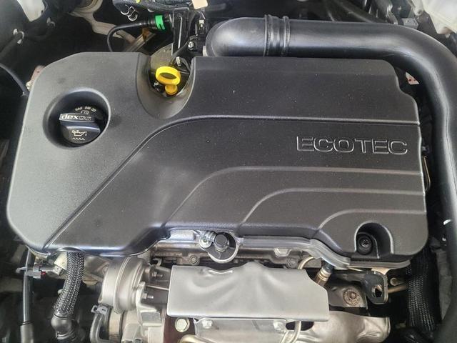 Photo of 2023 Summit White Chevrolet Malibu