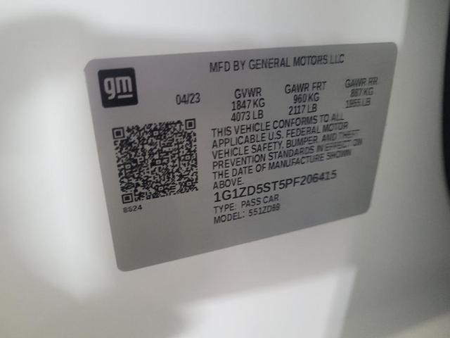 Photo of 2023 Summit White Chevrolet Malibu