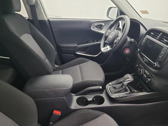 Photo of 2023 Snow White Pearl Kia Soul