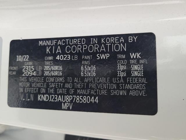 Photo of 2023 Snow White Pearl Kia Soul