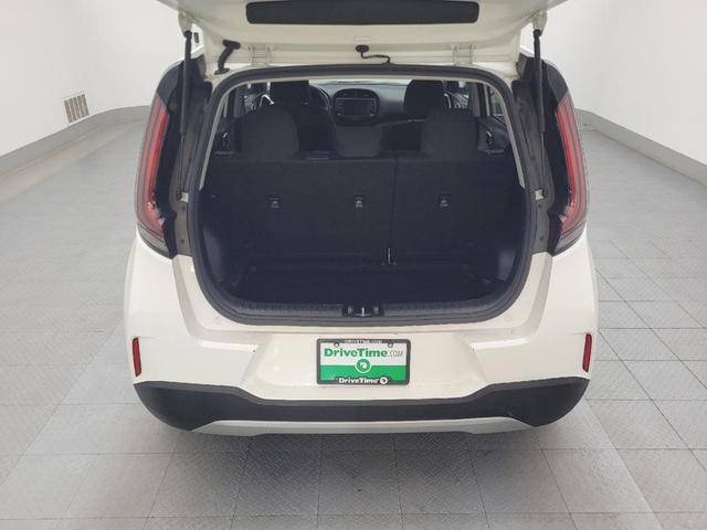 Photo of 2023 Snow White Pearl Kia Soul