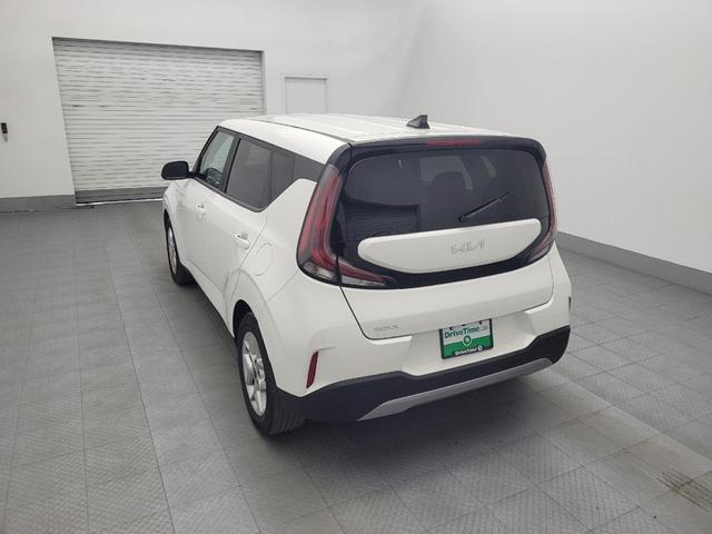 Photo of 2023 Snow White Pearl Kia Soul