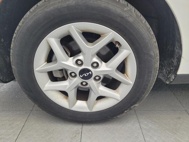 Photo of 2023 Snow White Pearl Kia Soul