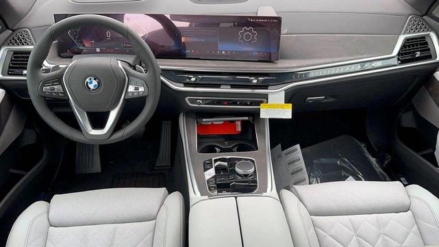 Photo of 2026 Tanzanite Blue II Metallic BMW X5