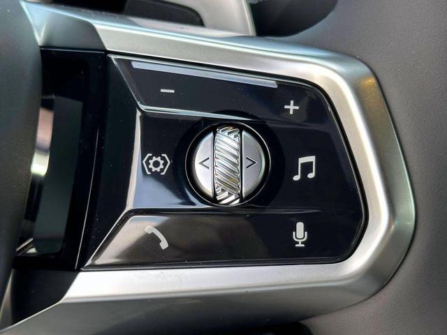Photo of 2025 Black Sapphire Metallic BMW 760