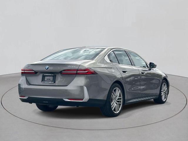 Photo of 2025 Gray Metallic BMW 530