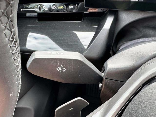 Photo of 2025 Gray Metallic BMW 530