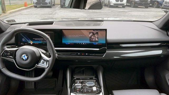 Photo of 2025 Gray Metallic BMW 530