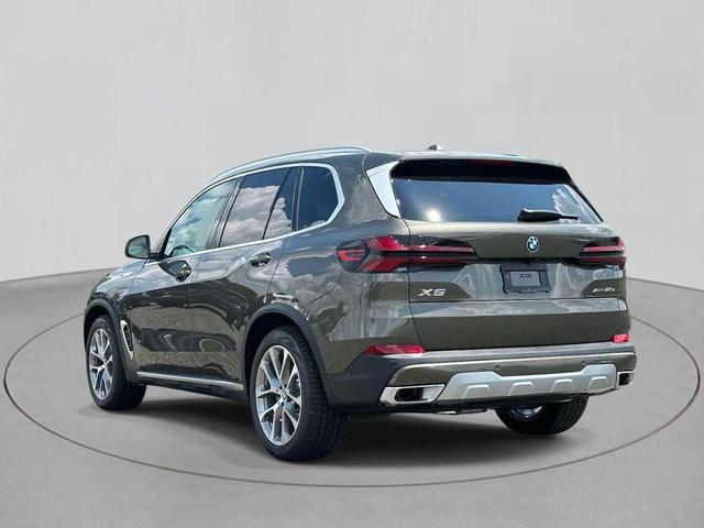 Photo of 2026 Manhattan Green Metallic BMW X5 PHEV