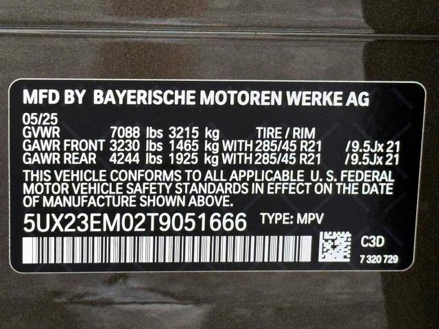 Photo of 2026 Manhattan Green Metallic BMW X7