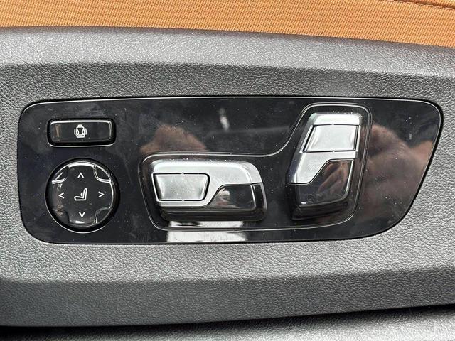 Photo of 2026 Manhattan Green Metallic BMW X7