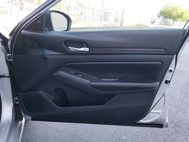 Photo of 2024 Brilliant Silver Metallic Nissan Altima