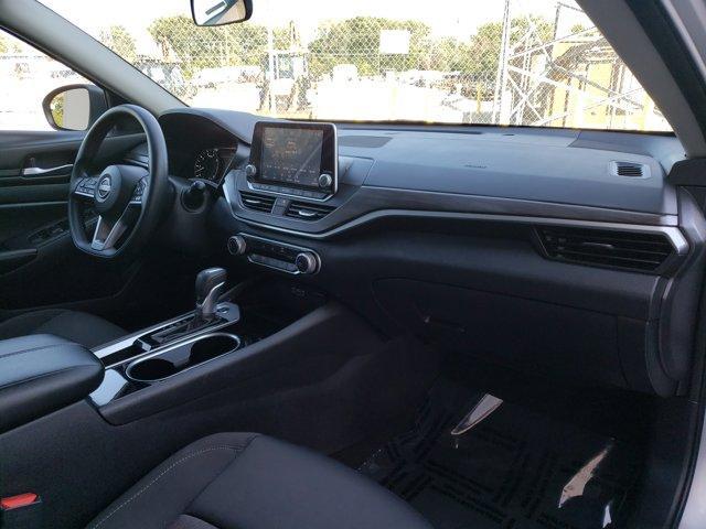 Photo of 2024 Brilliant Silver Metallic Nissan Altima