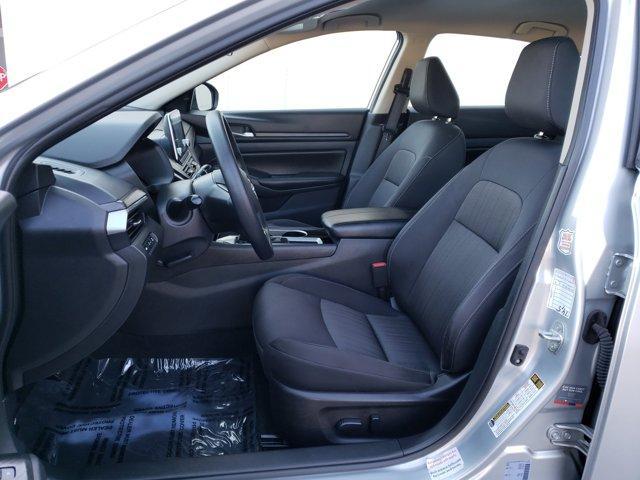 Photo of 2024 Brilliant Silver Metallic Nissan Altima