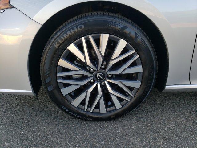 Photo of 2024 Brilliant Silver Metallic Nissan Altima