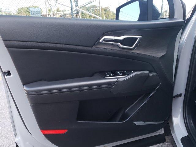 Photo of 2023 Wolf Gray Kia Sportage