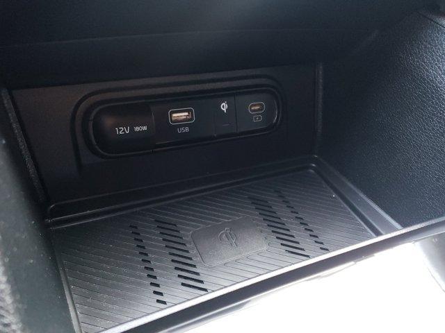 Photo of 2023 Wolf Gray Kia Sportage