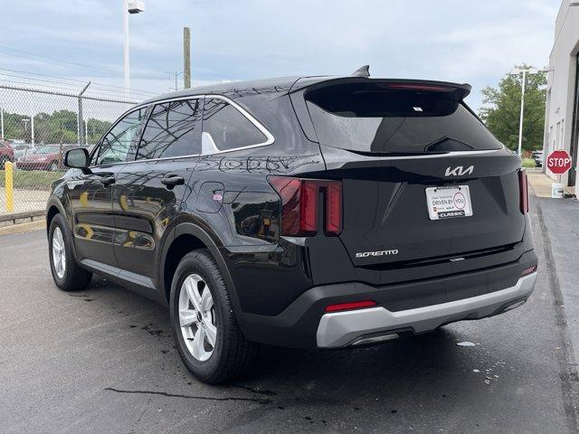 Photo of 2024 Ebony Black Kia Sorento