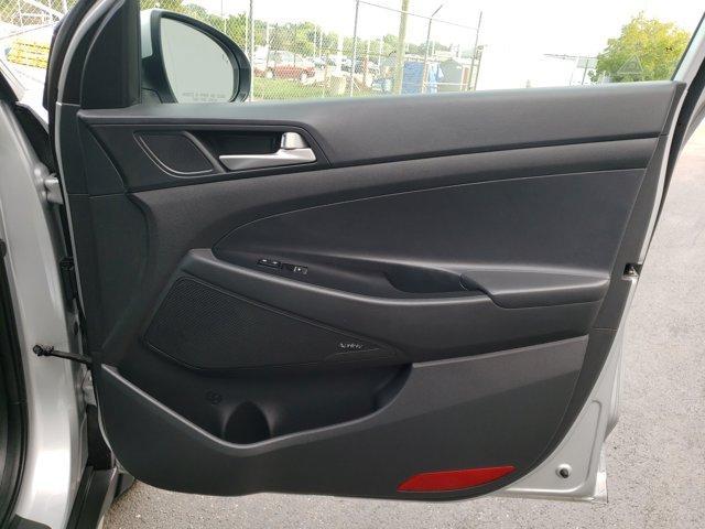 Photo of 2019 Molten Silver Hyundai TUCSON