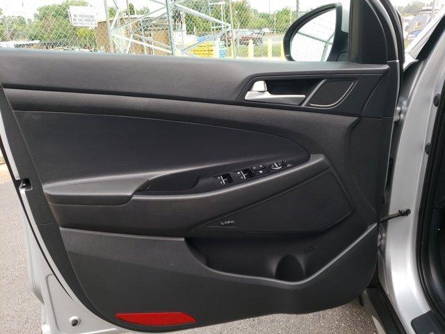 Photo of 2019 Molten Silver Hyundai TUCSON