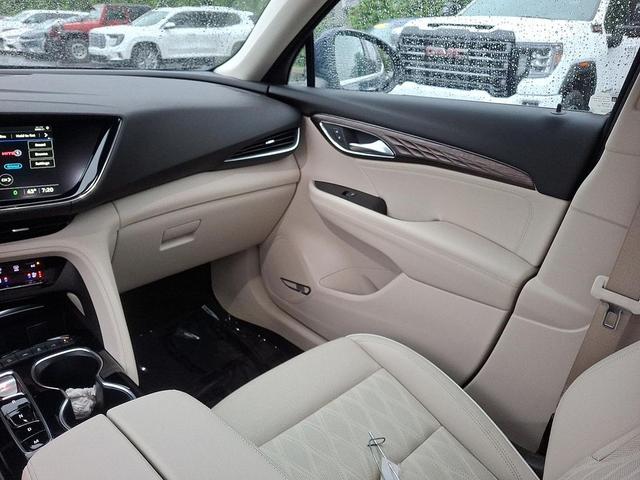 Photo of 2023 Sapphire Metallic Buick Envision