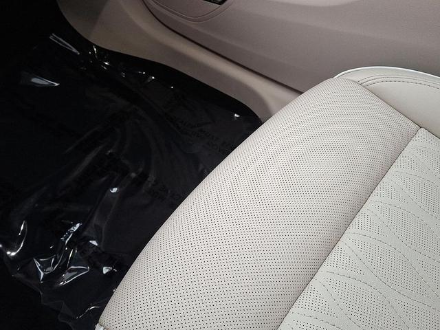 Photo of 2023 Sapphire Metallic Buick Envision