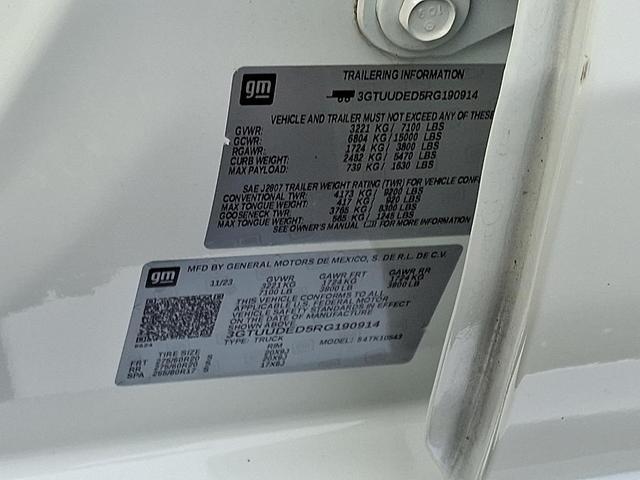 Photo of 2024 Summit White GMC Sierra 1500