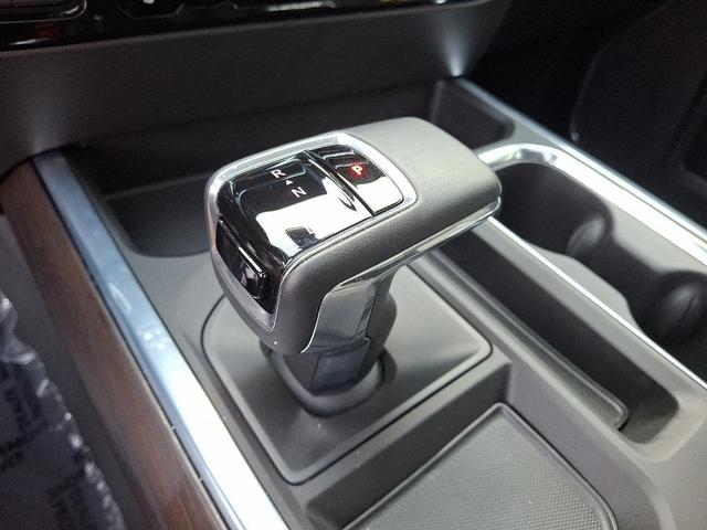 Photo of 2024 Summit White GMC Sierra 1500