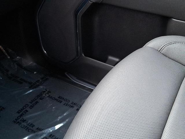 Photo of 2024 Summit White GMC Sierra 1500