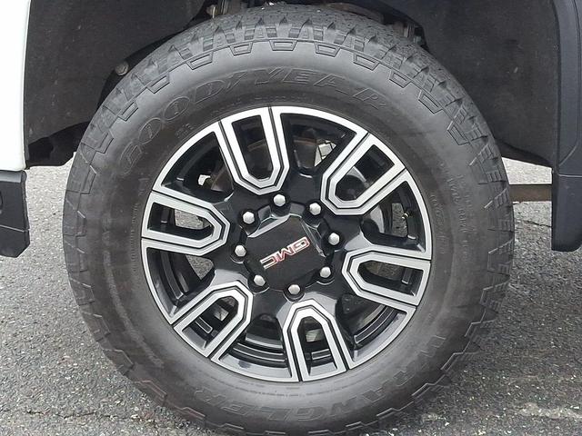 Photo of 2022 Summit White GMC Sierra 2500