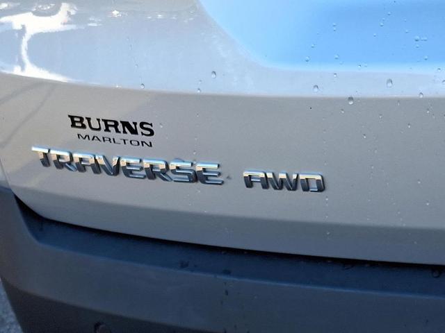Photo of 2020 Silver Ice Metallic Chevrolet Traverse