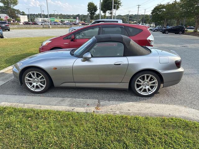 Photo of 2005 Silverstone Metallic Honda S2000