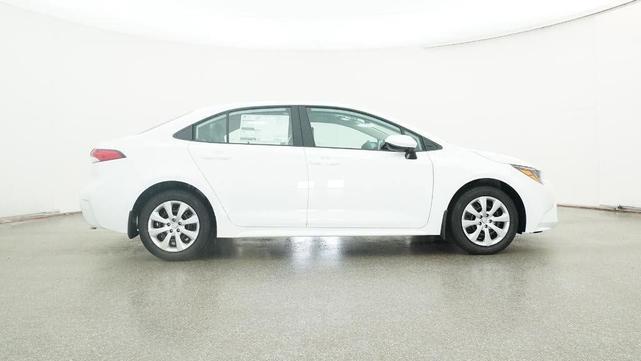 Photo of 2025 Ice Cap Toyota Corolla