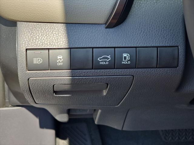Photo of 2023 Midnight Black Metallic Toyota Camry
