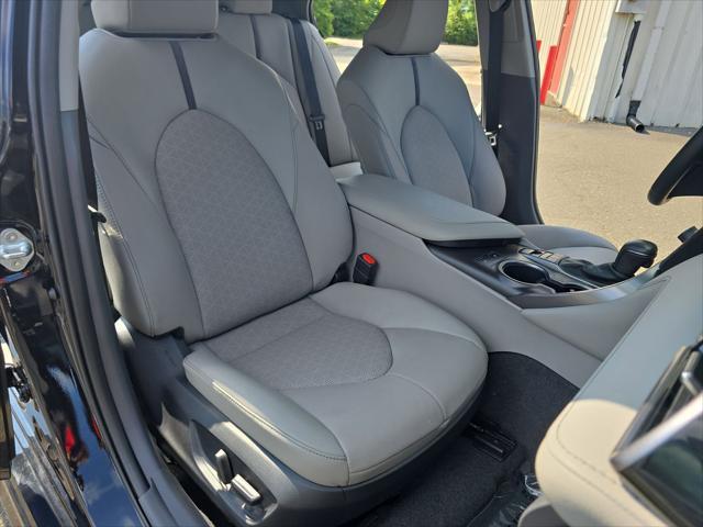 Photo of 2023 Midnight Black Metallic Toyota Camry