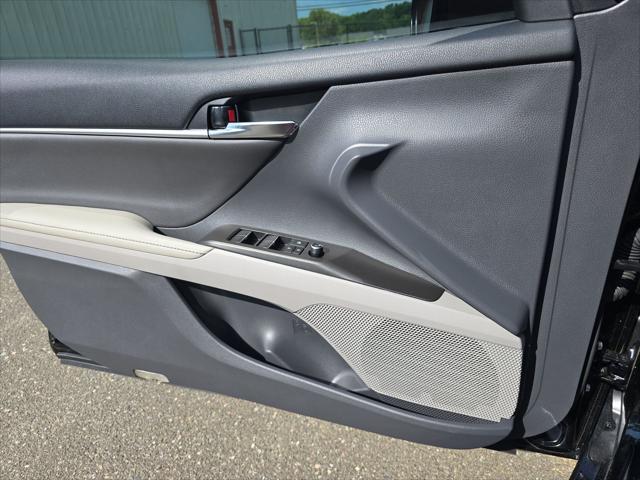 Photo of 2023 Midnight Black Metallic Toyota Camry
