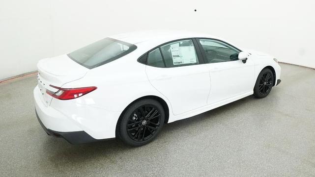 Photo of 2025 Ice Cap Toyota Camry