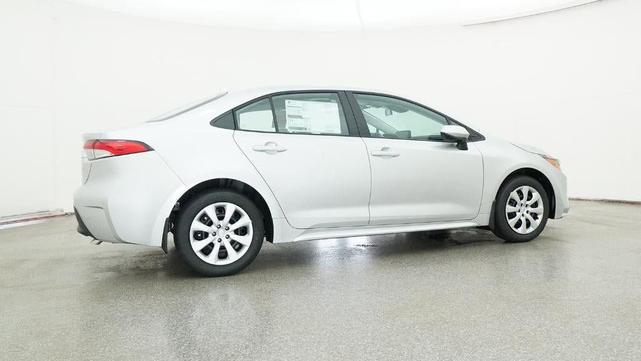 Photo of 2025 Classic Silver Metallic Toyota Corolla
