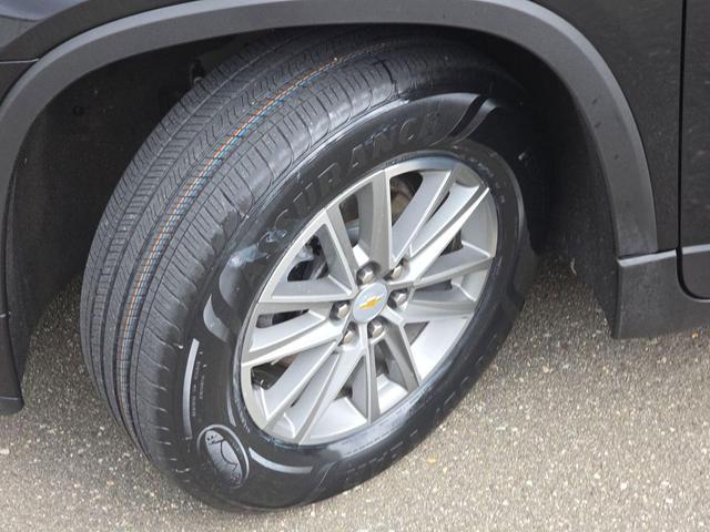 Photo of 2022 Mosaic Black Metallic Chevrolet Traverse