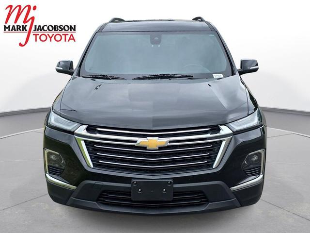 Photo of 2022 Mosaic Black Metallic Chevrolet Traverse