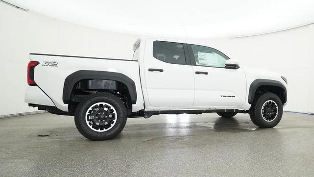 Photo of 2025 Ice Cap Toyota Tacoma