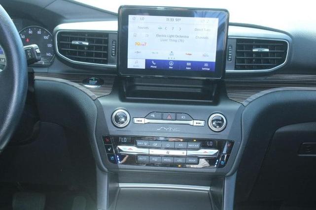 Photo of 2020 White Ford Explorer