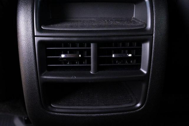 Photo of 2021 Crystal White Tricoat Cadillac XT5