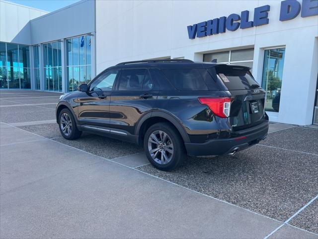 Photo of 2023 Agate Black Metallic Ford Explorer